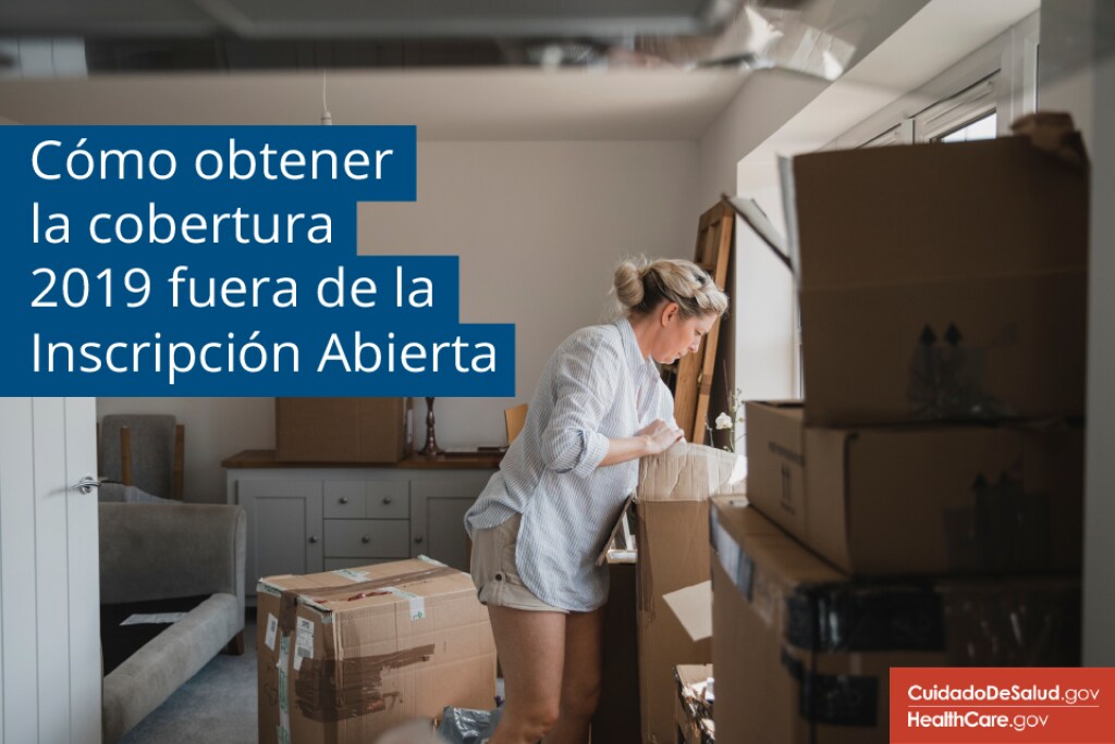 {Cómo obtener cobertura médica para 2019 fuera de la inscripción abierta} Imagen: {Mujer empacando cajas para mudarse}