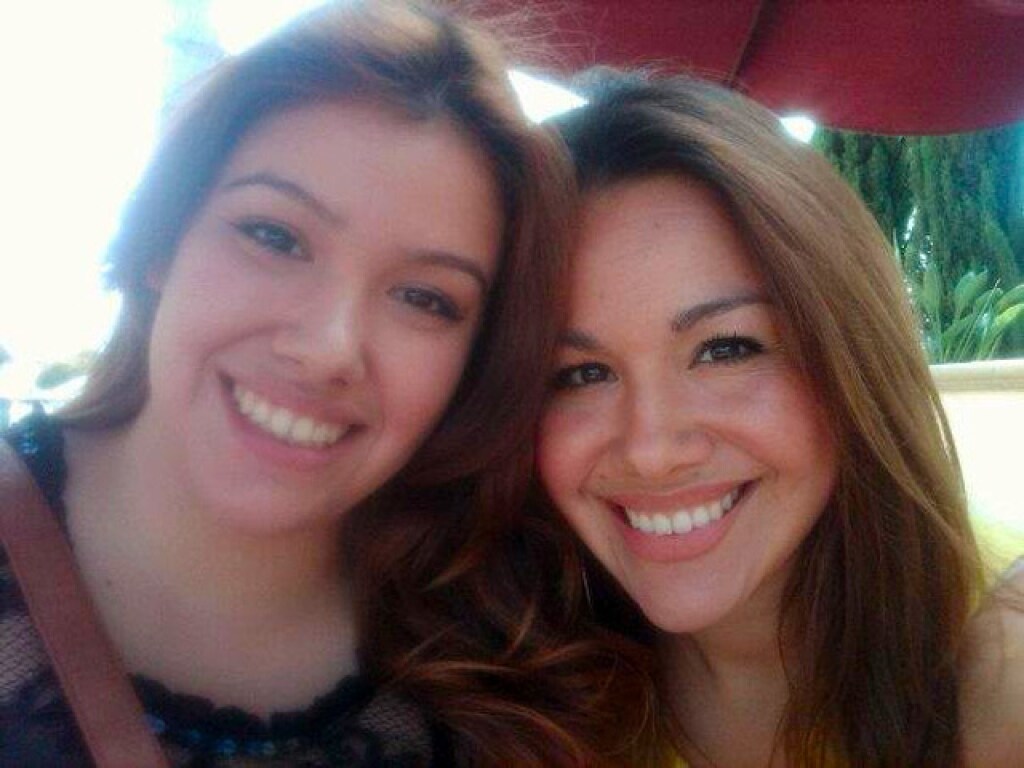 Alejandra y su hermana mayor Mayra comparten su historia