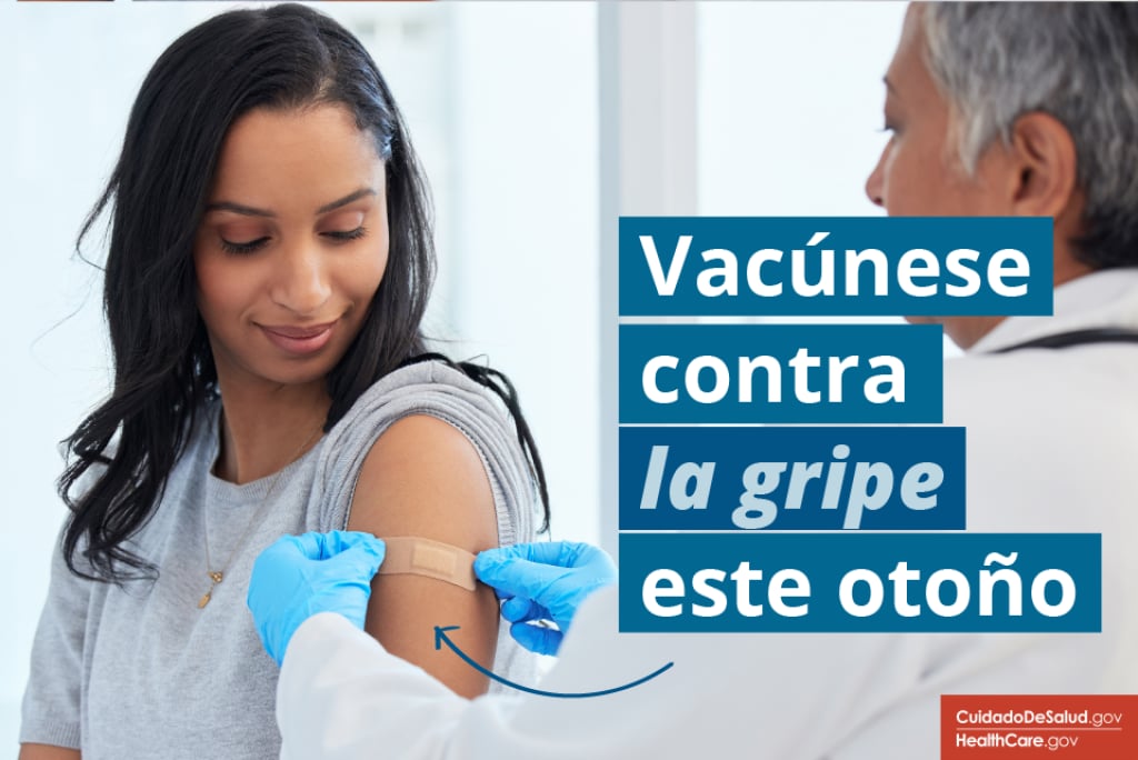 Paciente recibiendo su vacuna anual contra la gripe