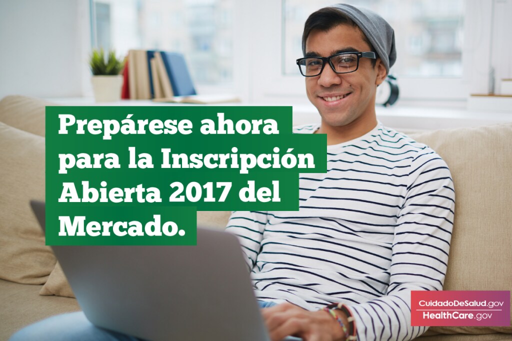 {Prepárese ahora para la inscripción abierta de 2017 a partir del 1 de noviembre de 2016} Imagen: {Hombre preparándose para la inscripción abierta de 2017 para obtener cobertura médica}