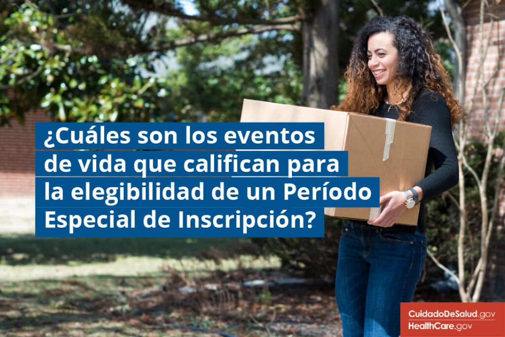 Mujer sosteniendo una caja de mudanza ¿Qué son los eventos de vida calificados relacionados con la elegibilidad para un Período Especial de Inscripción?